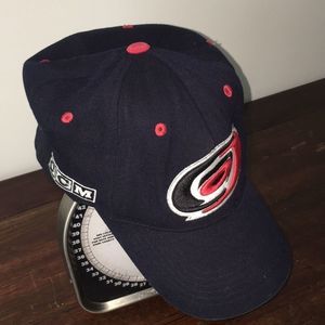 CCM One Fit NHL shield stretch Carolina Hurricanes Hockey Baseball cap used